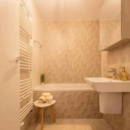 Wonderful 1 Bedroom *